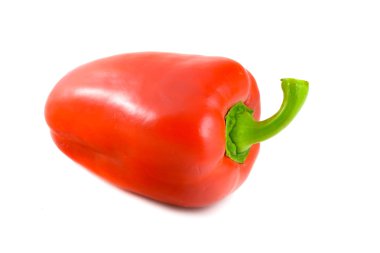 Kırmızı biber beyaz arkaplanda izole edildi