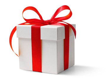 Kırmızı kurdele yaylı beyaz şimdiki kutu beyaz arkaplanda izole.