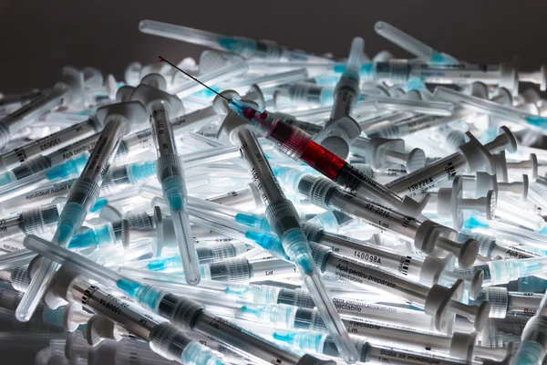 Grup bertaraf şırıngaların