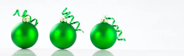 緑のクリスマスの装飾 — ストック写真