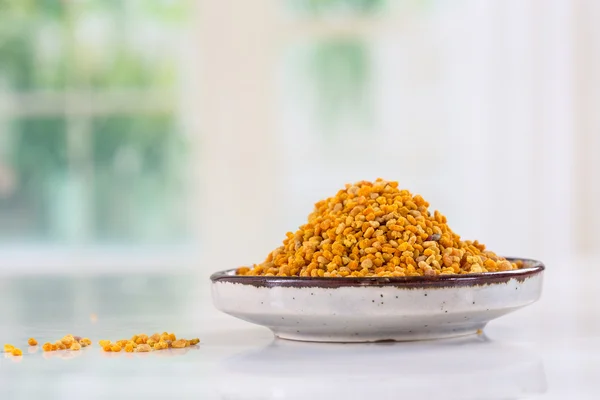 Natural bee pollen — Stock Photo, Image