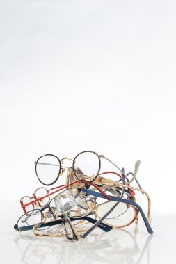 bağış için gereksiz gözlük