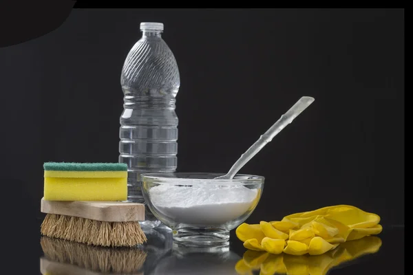 Herramientas naturales de limpieza bicarbonato de sodio y limón — Foto de Stock