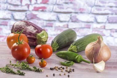 Ratatouille için taze sebze malzemeler