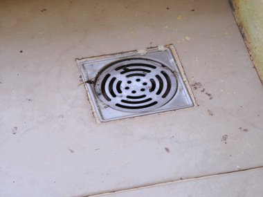 banyo da katta drenaj