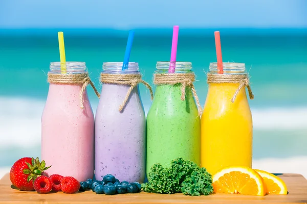 Färsk frukt smoothies — Stockfoto