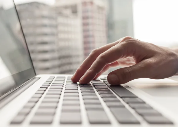 Business person typing — Stock Photo, Image