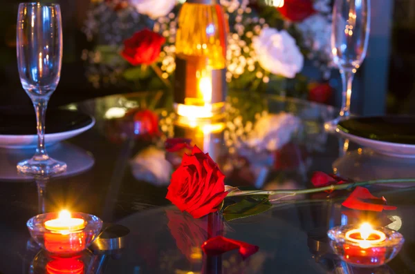 Romantic dinner setting — Stock Photo, Image