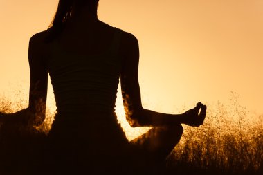 Yoga yapan kadın