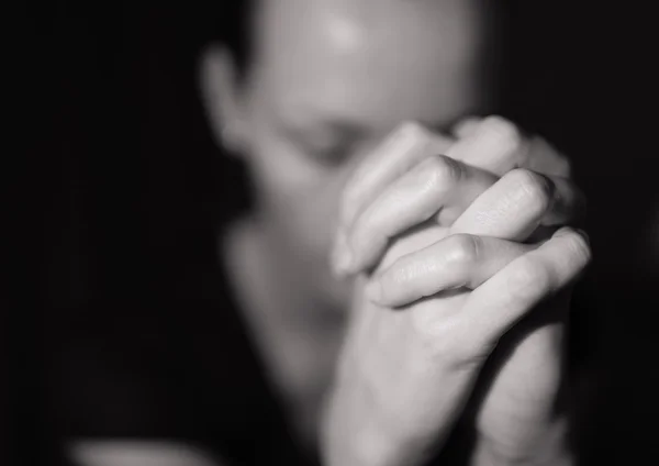 Young woman praying — Stock Photo, Image