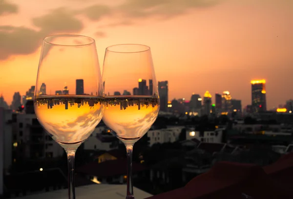 Vino en la ciudad — Foto de Stock