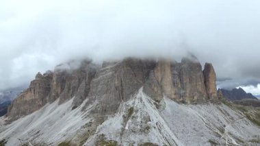 Tre Cime di Lavaredo Dolomites İtalyan İHA 'sı. Yüksek kalite 4k görüntü