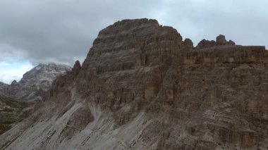 Tre Cime di Lavaredo Dolomites İtalyan İHA 'sı. Yüksek kalite 4k görüntü