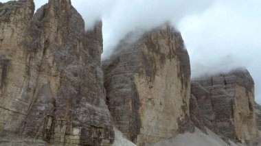 Tre Cime di Lavaredo Dolomites İtalyan İHA 'sı. Yüksek kalite 4k görüntü