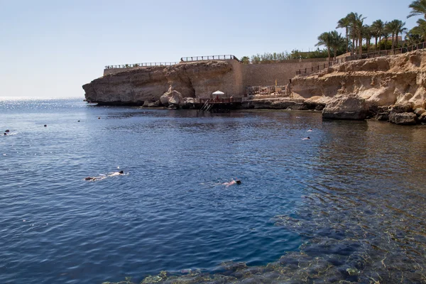 Sahilde deniz kıyı şeridi