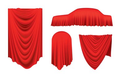 Örtülü nesneler. Kırmızı ipek kumaş perde örtüsü. Araba da dahil gizli nesnelerle sergilenecek gerçekçi kumaş perdeleri. Beyaz arkaplandaki örtülü kumaşın içindeki izole nesneler kümesi