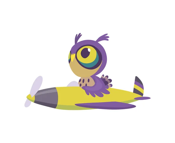 Uçaktaki sevimli yavru hayvan baykuşu. Uçakta uçan komik bir pilot. Çizgi film vektör karakteri geçmişe taşınırken uçar — Stok Vektör