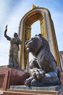 Duşanbe, Tacikistan-Mart 15, Ismoil Somoni 2016:Statue şehir merkezinde.