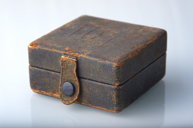 Vintage kutusu kapitone deri