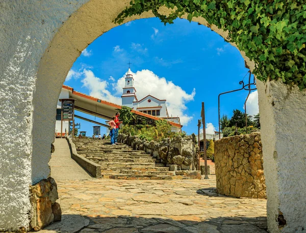 Arco Parque Montanha Montserrat Monserrate Vista Para Santuário Imagem De Stock