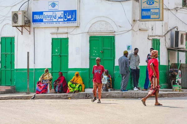 Džibutsko Republika Džibutsko Února 2013 Místní Obyvatelé Ulici Centru Džibutska — Stock fotografie