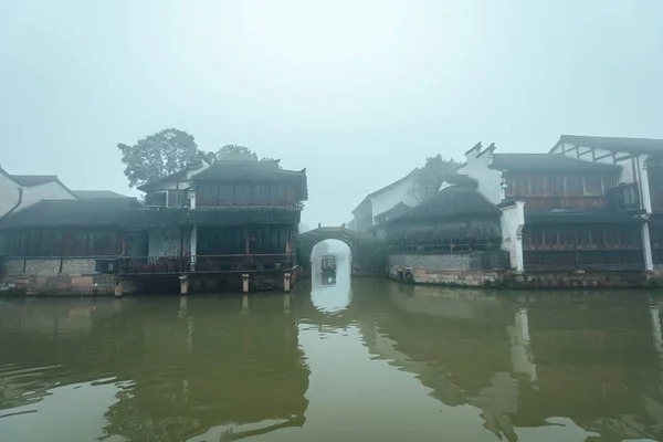 2012 Wuzhen China March 2012 Ancient Bridge Canal 부젠은 도시입니다 — 스톡 사진