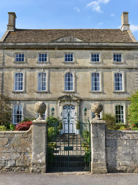 Casa da mansão do país inglês — Fotografia de Stock