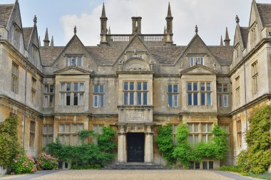 Bath Spa Üniversitesi