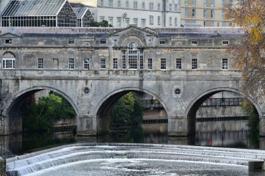  Pultney Köprüsü ile Bath Spa 