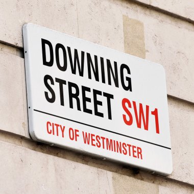 Westminster Şehrinde Downing Street üzerinde Sign  
