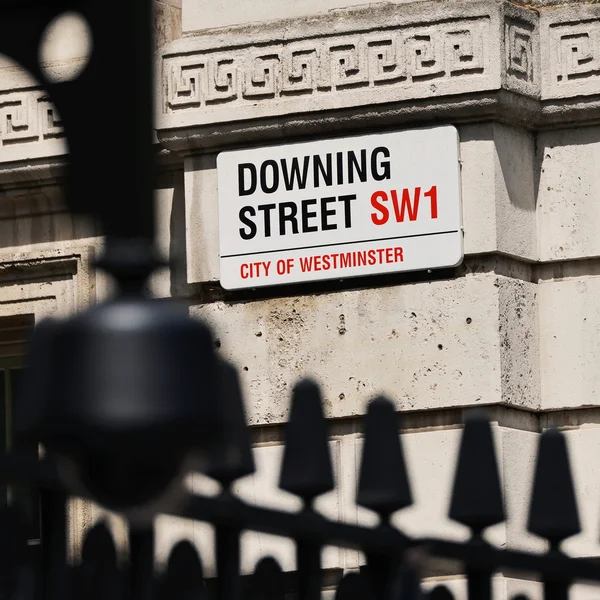 Westminster Şehrinde Downing Street üzerinde Sign — Stok fotoğraf