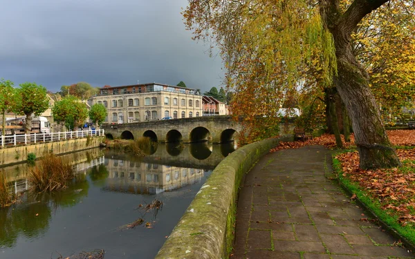 Riverside View in a Beautiful English Village — Stock Photo, Image
