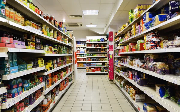 El supermercado de Sainsbury es el segundo supermercado del Reino Unido — Foto de Stock
