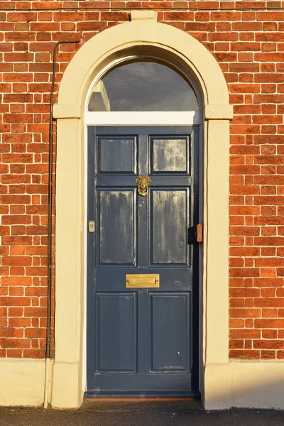 Voordeur van een herenhuis in Georgian tijdperk — Stockfoto