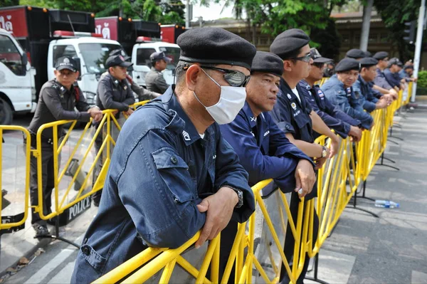 Bangkok Thailand May 2012 Riot Police Standby Thai Parliament Royalist — Stock Photo, Image