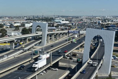 Şehir Karayolları boyunca Trafiğin Hava Görünümü