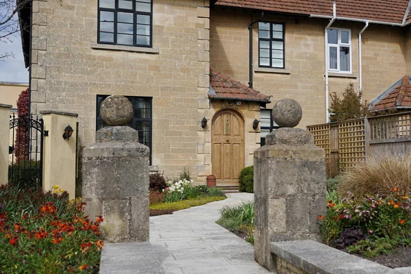 Vista Esterna Una Vecchia Casa Una Strada Una Città Inglese — Foto Stock