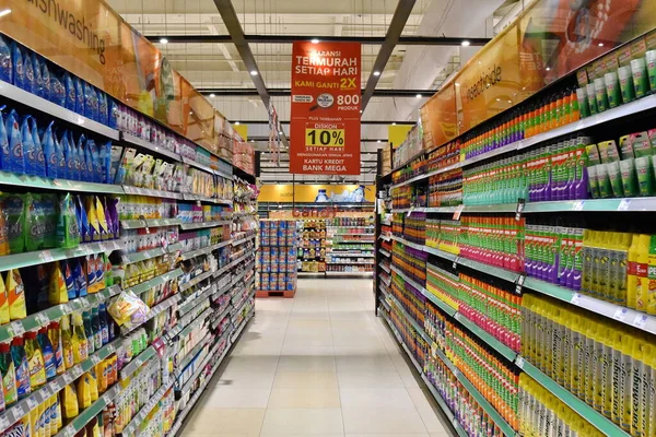 Jakarta Endonezya Mayıs 2017 Bir Carrefour Süpermarketinde Gıda Ürünleriyle Dolu — Stok fotoğraf
