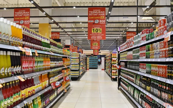 Yakarta Indonesia Mayo 2017 Pasillo Lleno Alimentos Supermercado Carrefour Carrefour — Foto de Stock