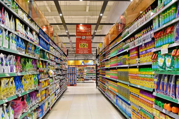 Dżakarta Indonezja Maja 2017 Supermarkecie Carrefour Znajduje Się Przejście Zaopatrzone — Zdjęcie stockowe