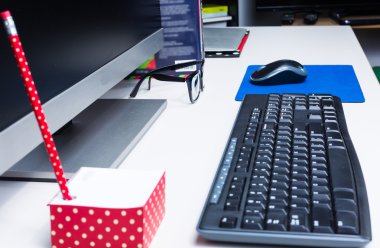  ofis çalışma masası