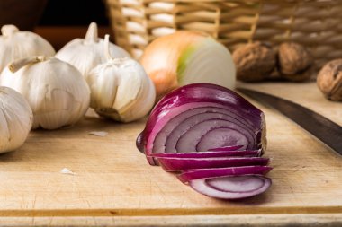 Kırmızı soğan dilimlenmiş