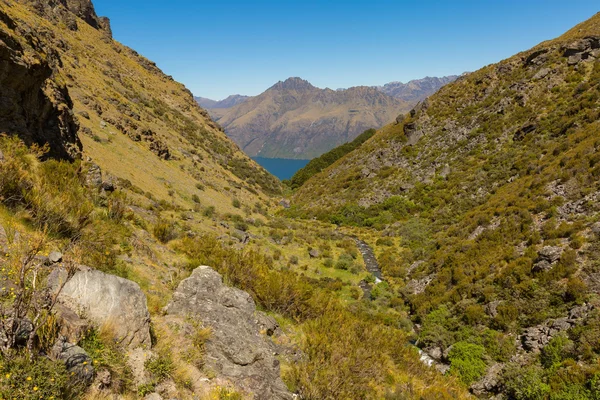 Beau paysage de vallée de montagne — Photo