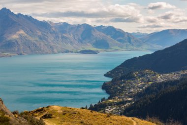 Queenstown ve göl Wakatipu görünümünü 