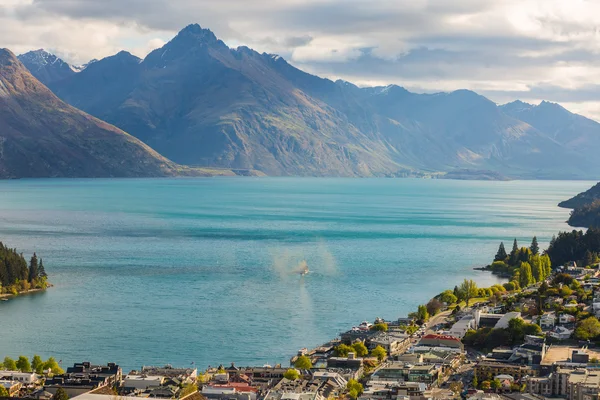 Vista de Queenstown e Lago Wakatipu — Fotografia de Stock