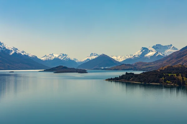 Lago nad montanha — Fotografia de Stock