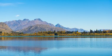 Göl Hayes yansıması