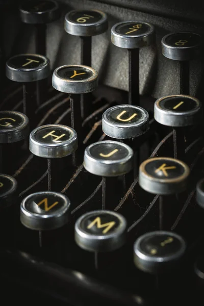 Zblízka klíčů vinobraní psací stroj — Stock fotografie