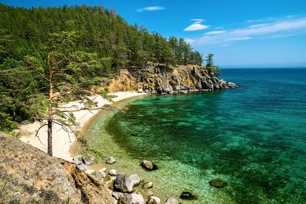 Vacker vik vid sjön Baikal — Stockfoto