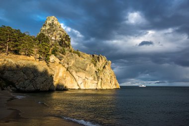 son güneş ışınlarının rock küçük çan kulesi aydınlatmak